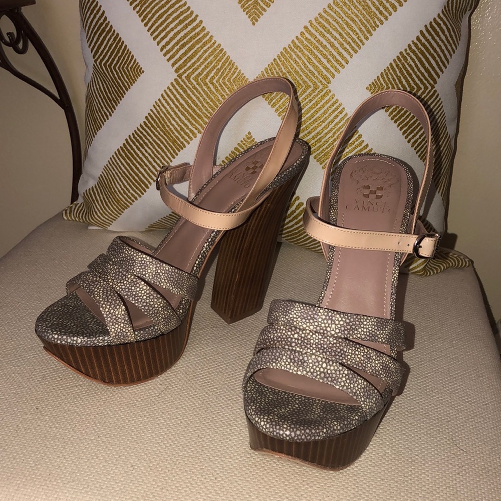 Vince Camuto 9M Natural Multi platform sandal